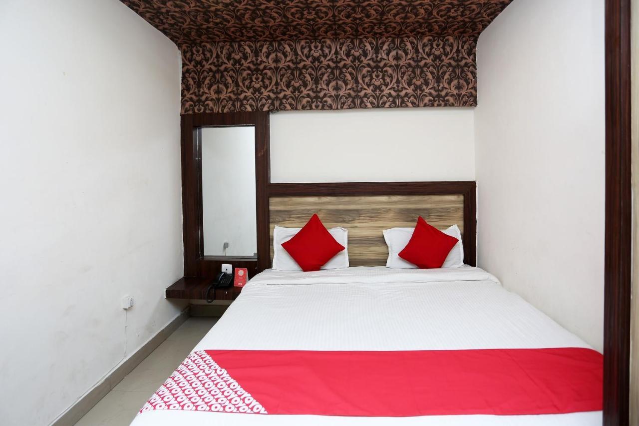 Super Oyo Flagship 4957 Hotel China Town Bhairaun Ghat Exterior photo